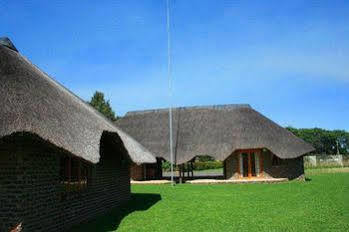 African Flair Country Lodge Piet Retief Exterior foto
